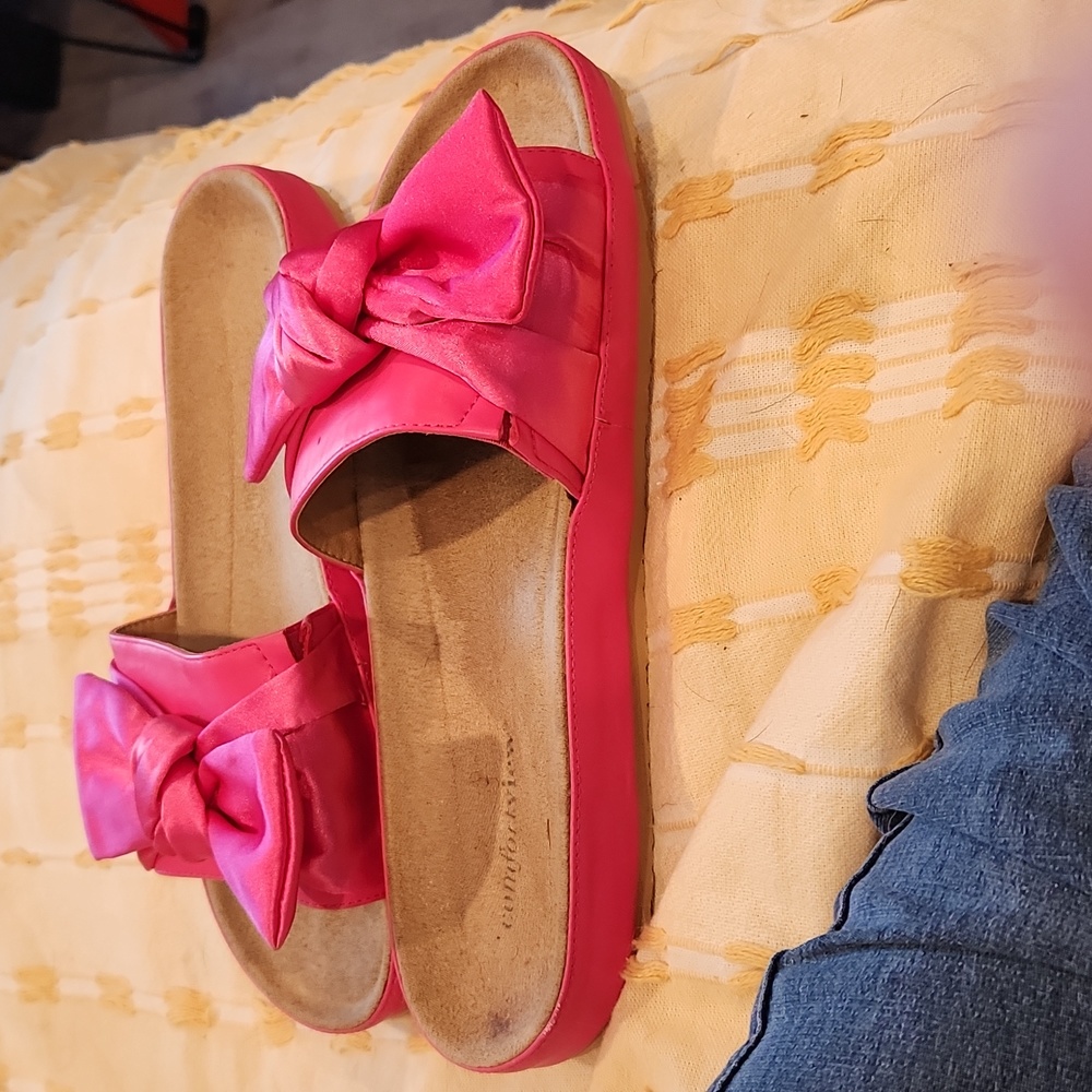 Slippers - Picture 3 of 3